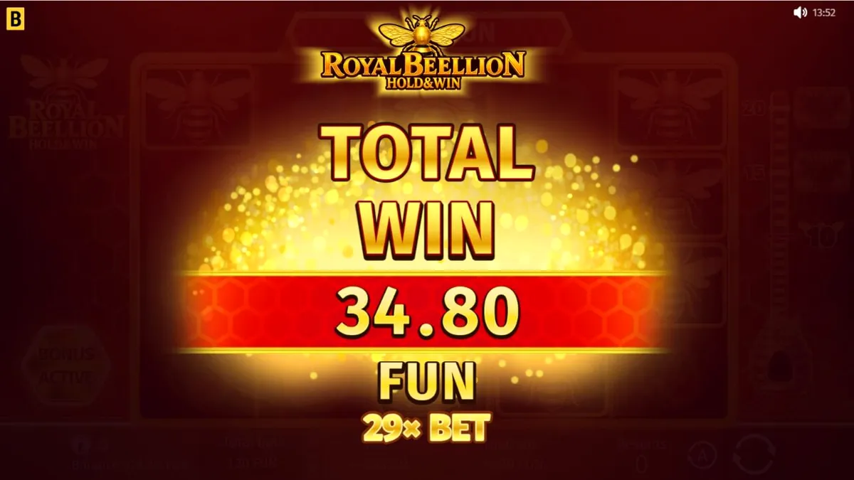Royal Beellion Hold & Win slot game interface na may mga gintong pukyutan at honeycombs